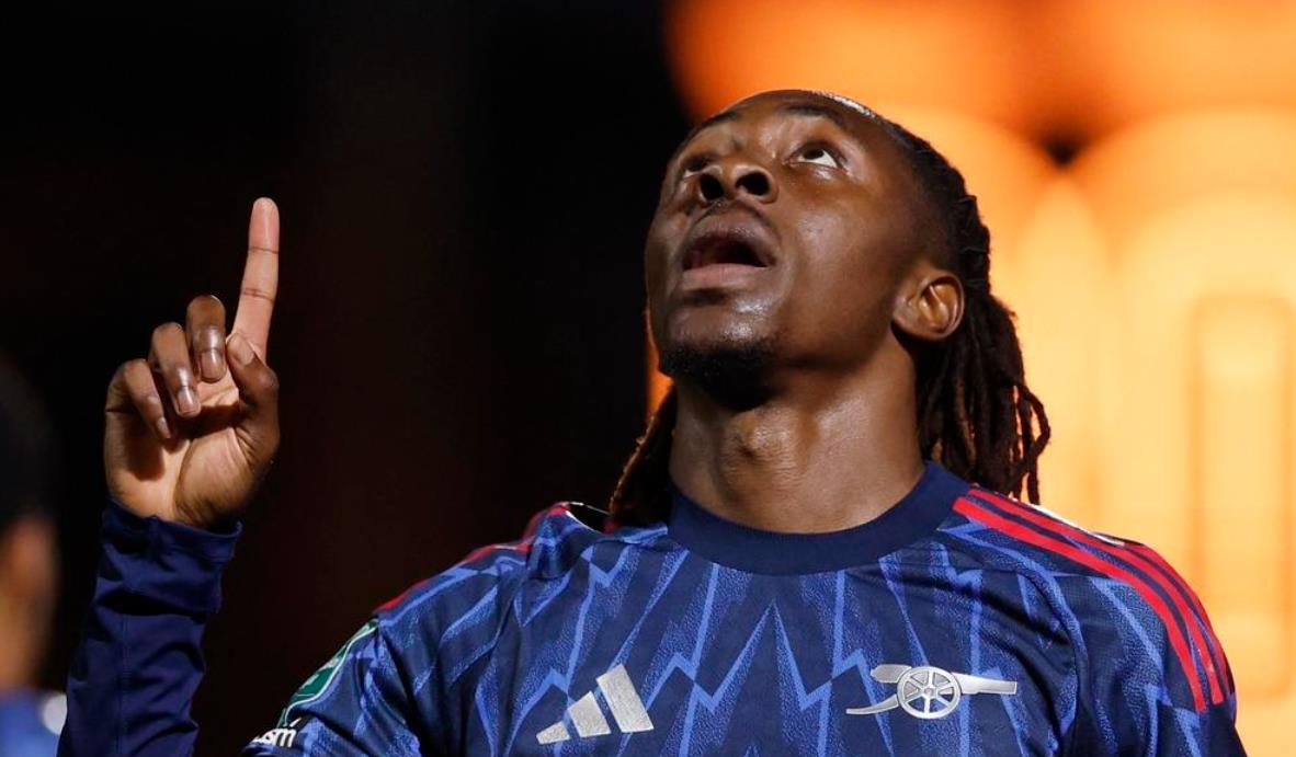 后卫首发出, 霍尔获得罕, cn 后卫首发出, 霍尔获得罕, cn