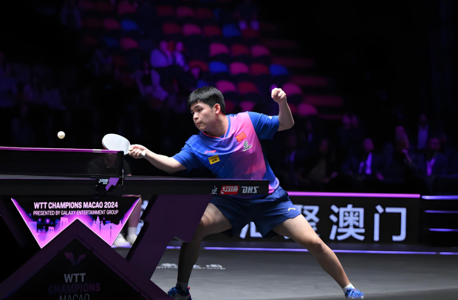 专业的体育, AA, 但心态和抗